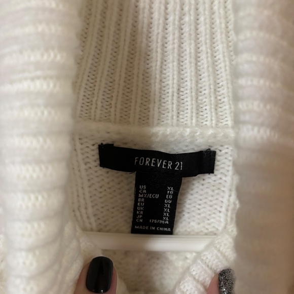 Cropped sweater - Picture 2 of 2